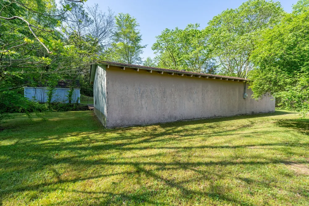 3795 Wayland Springs Rd Iron City, TN 38463