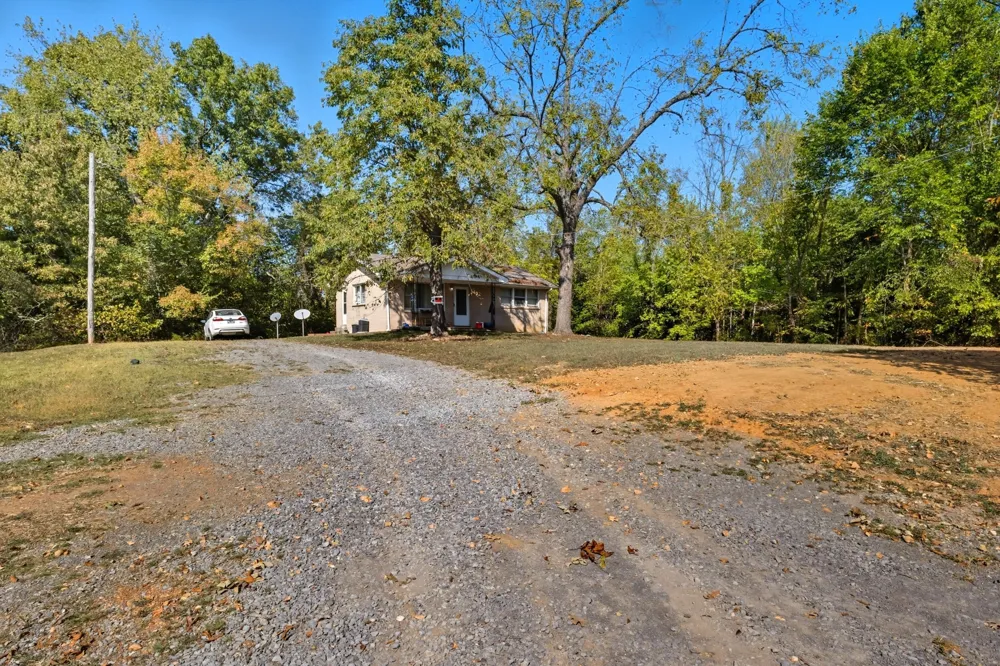 833 Grays Chapel Rd Southside, TN 37171