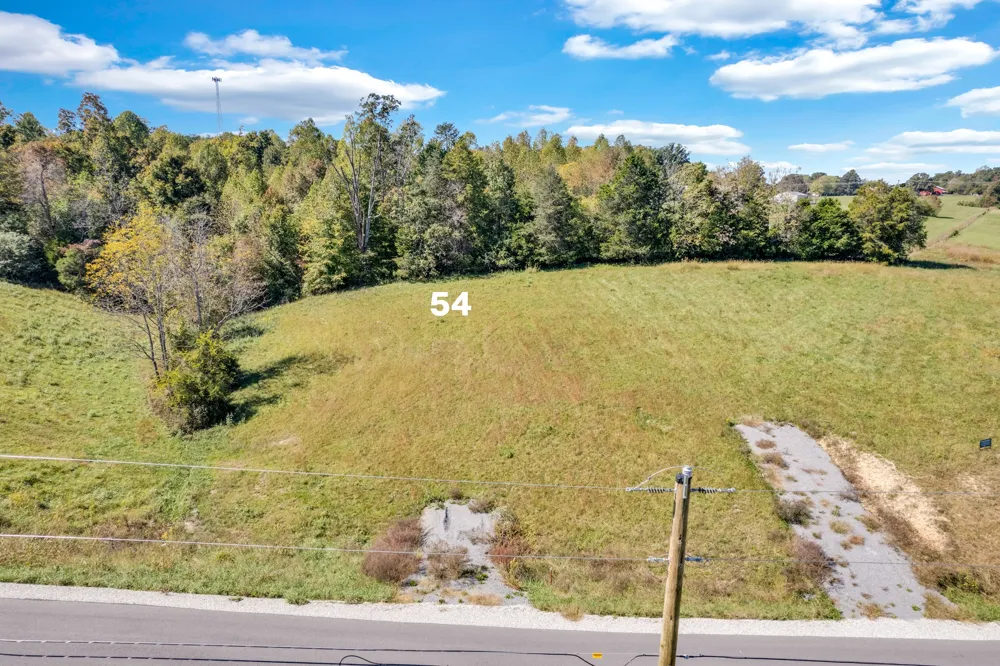 2636 Whispering Oaks Ln Cookeville, TN 38501