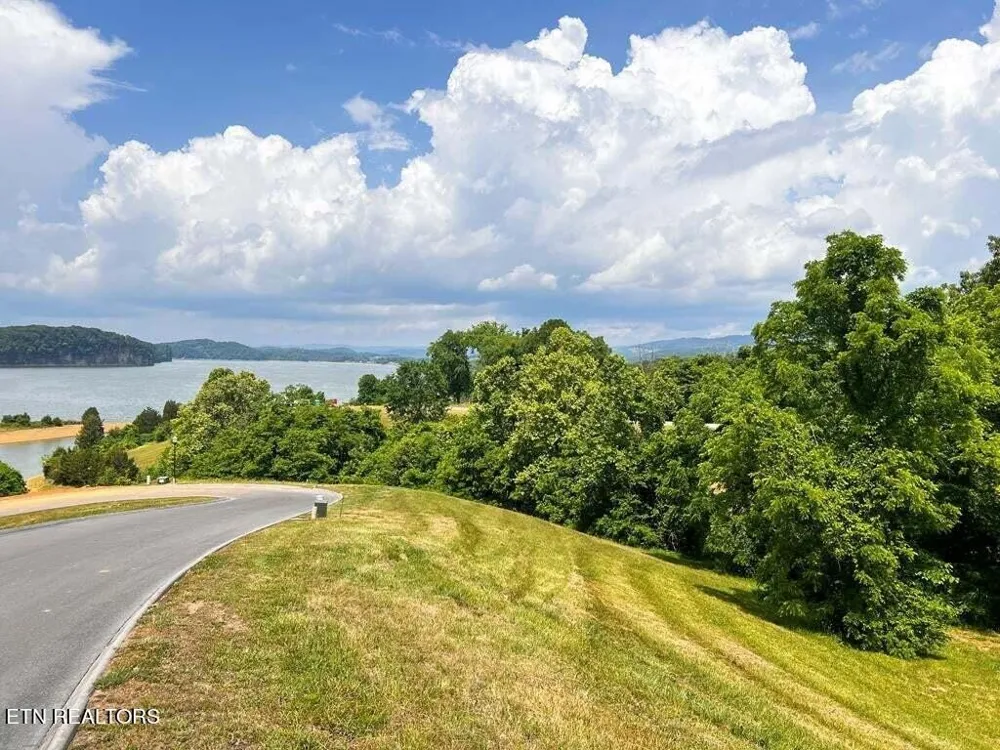 6377 Coves Edge Tr Russellville, TN 37860