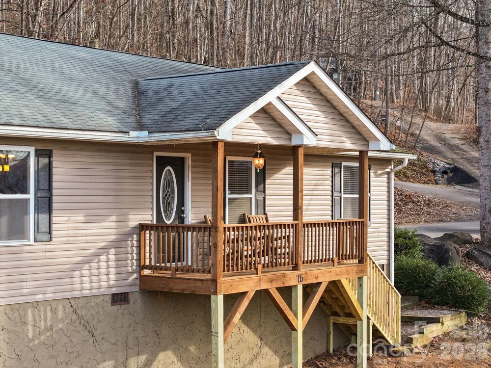 76 Hershel Lane Swannanoa, NC 28778