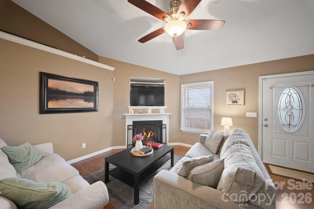 76 Hershel Lane Swannanoa, NC 28778