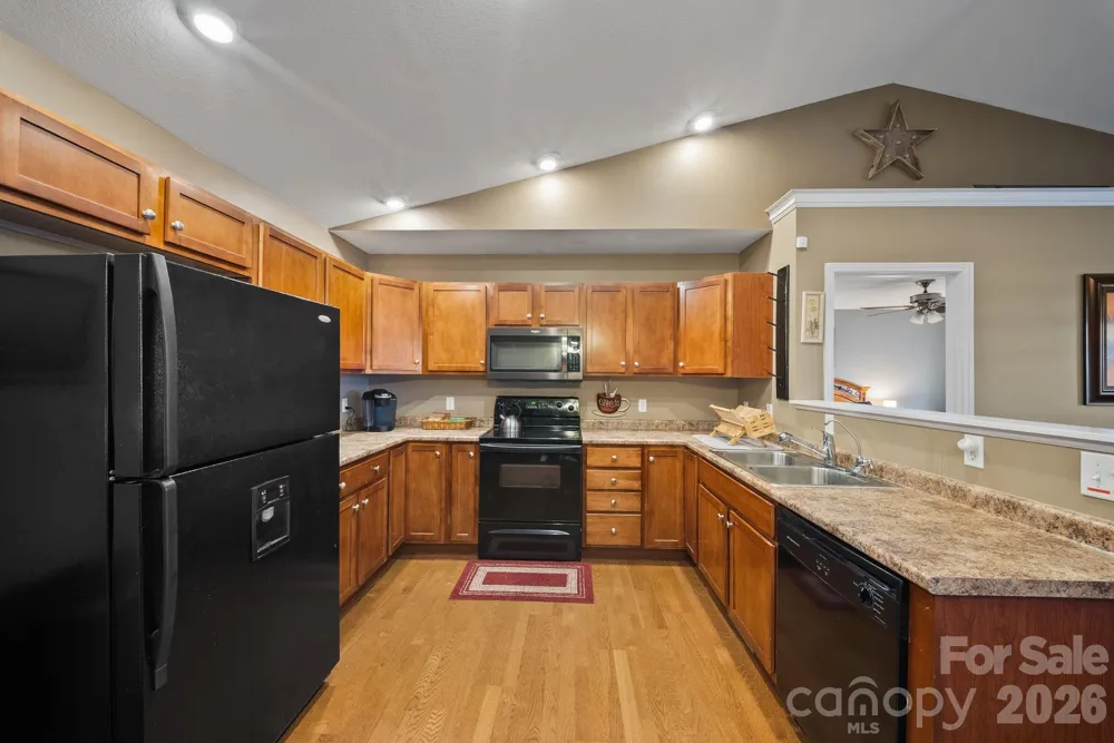 76 Hershel Lane Swannanoa, NC 28778