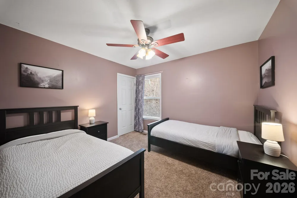 76 Hershel Lane Swannanoa, NC 28778