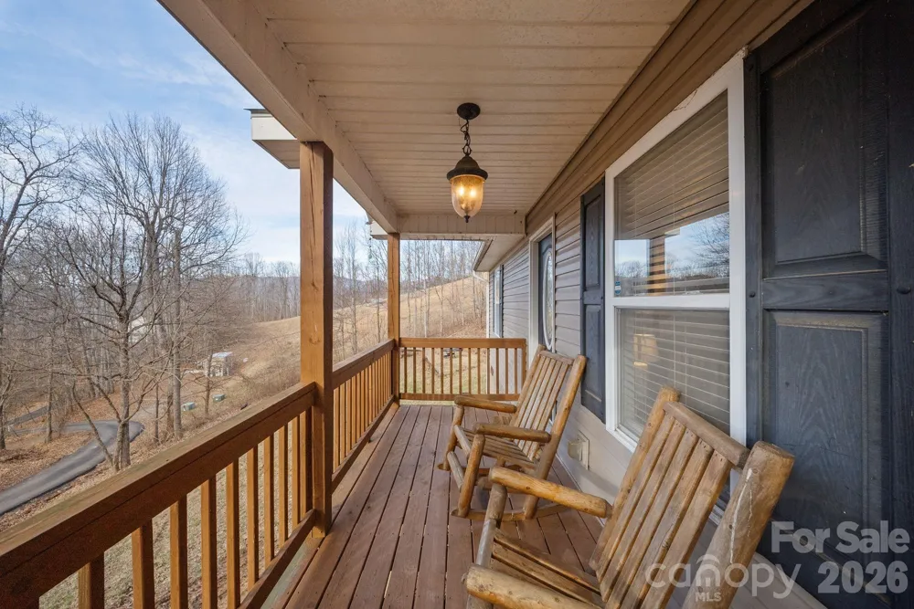 76 Hershel Lane Swannanoa, NC 28778