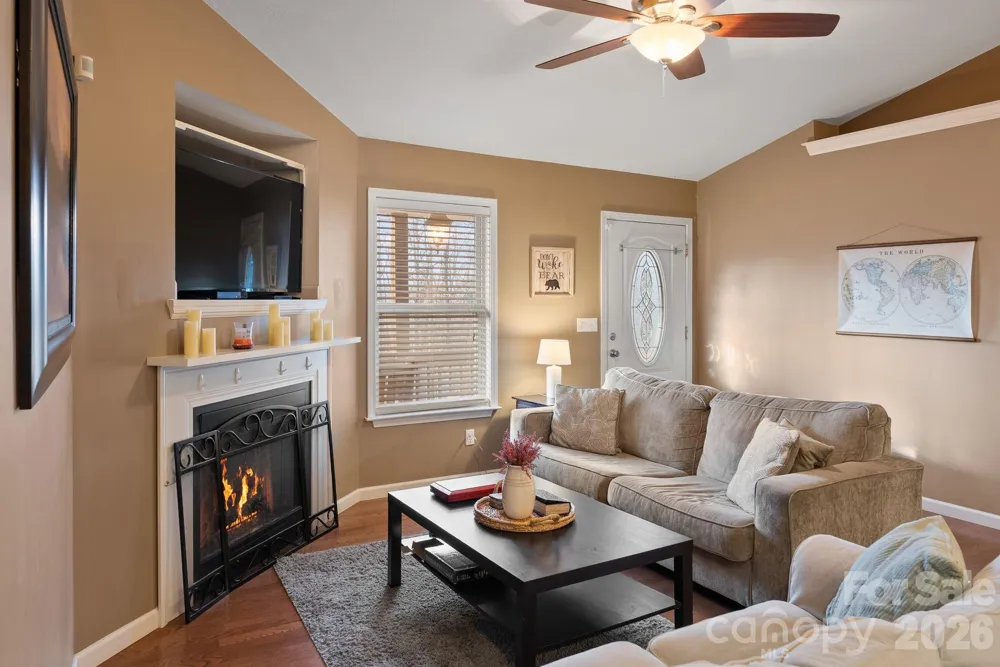 76 Hershel Lane Swannanoa, NC 28778
