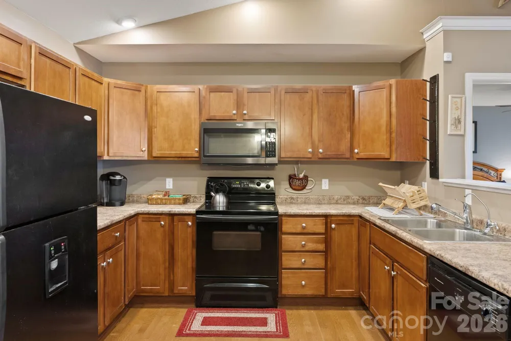76 Hershel Lane Swannanoa, NC 28778
