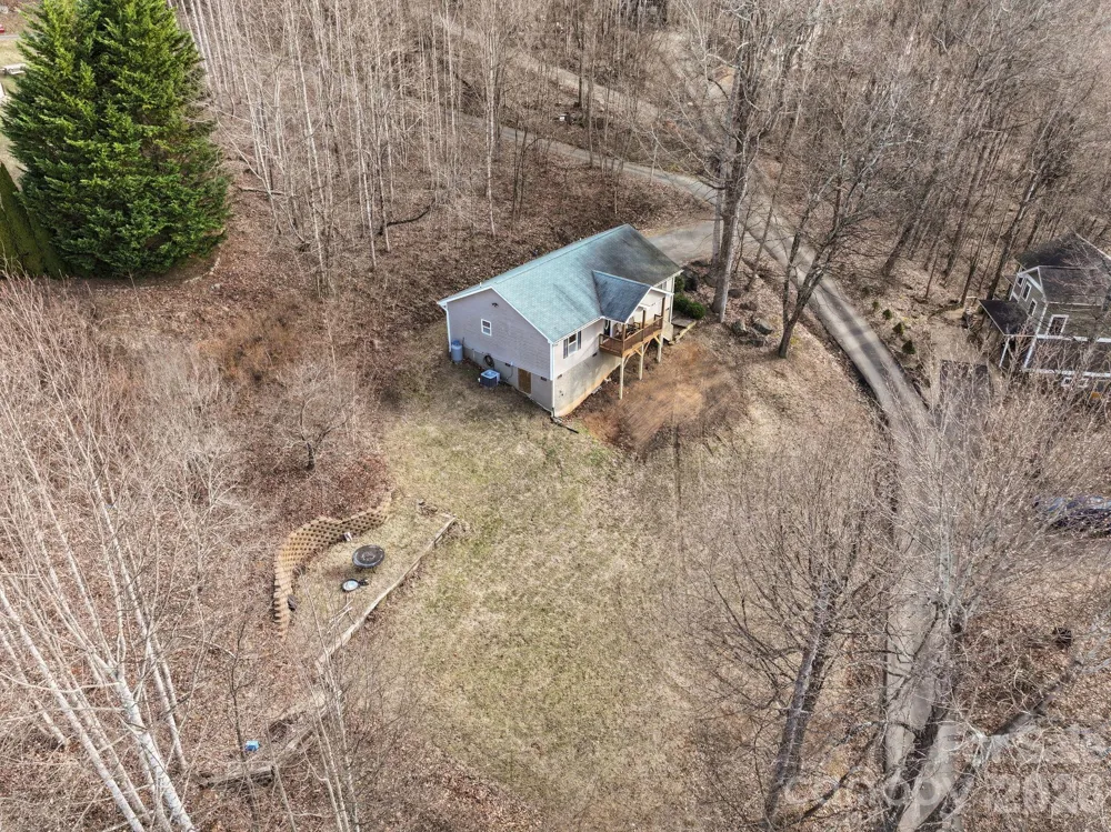 76 Hershel Lane Swannanoa, NC 28778