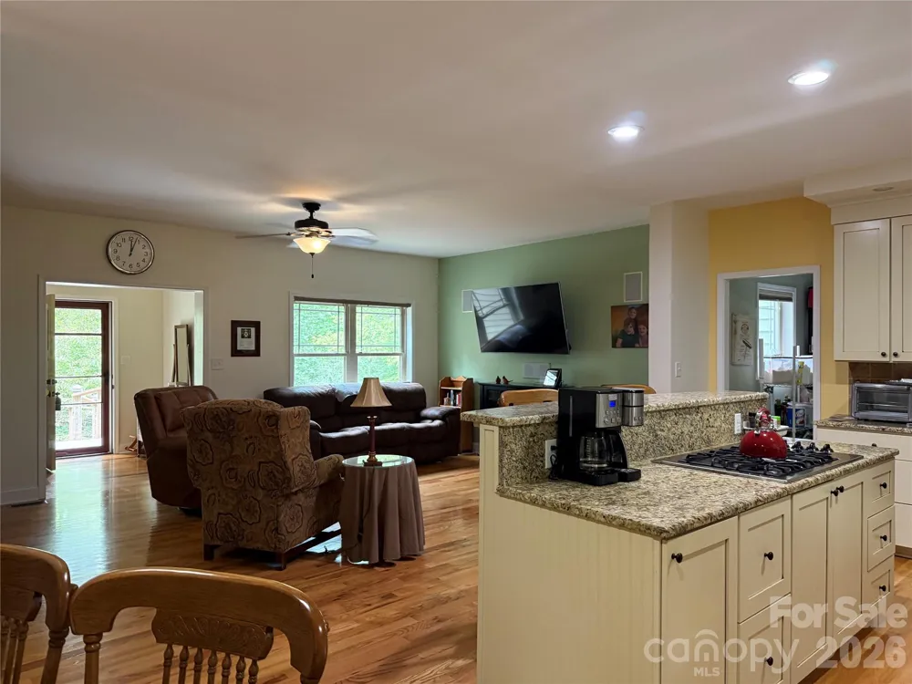 281 Ewbank Road Etowah, NC 28729