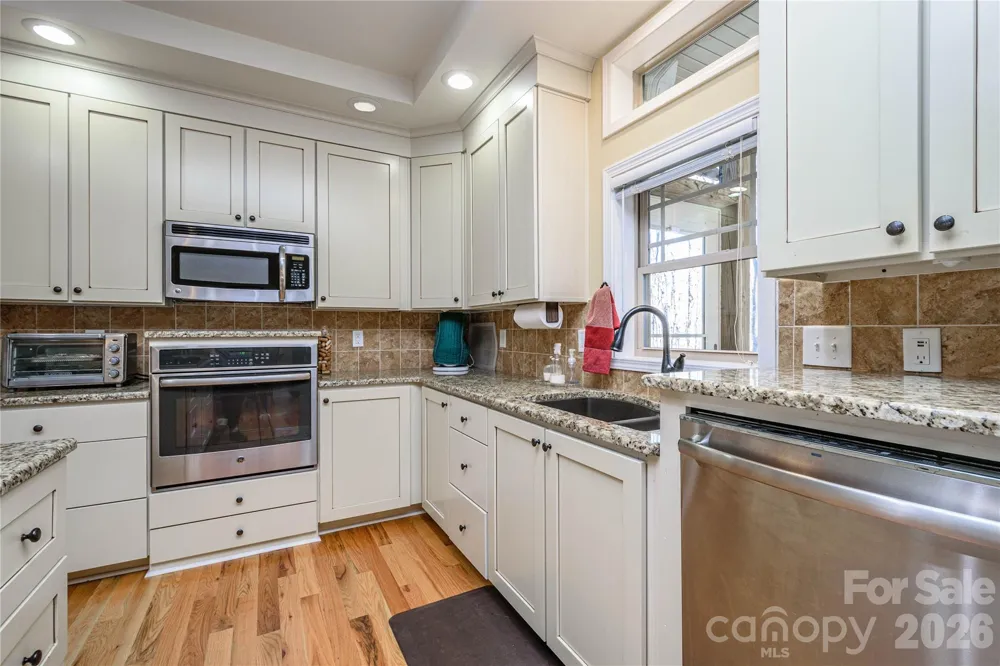 281 Ewbank Road Etowah, NC 28729
