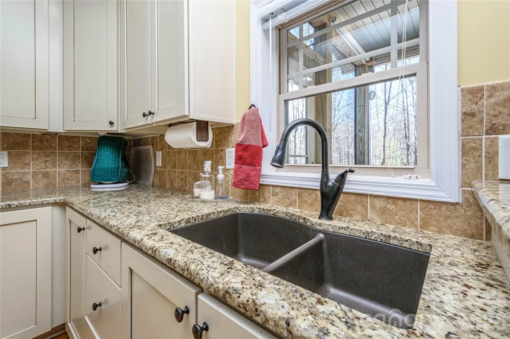 281 Ewbank Road Etowah, NC 28729