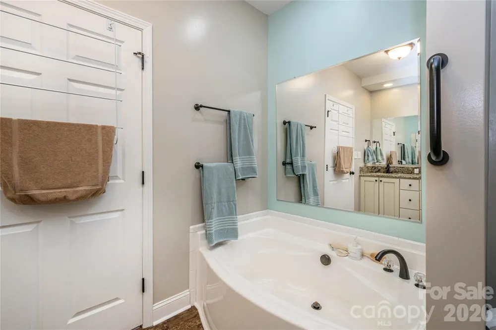 281 Ewbank Road Etowah, NC 28729