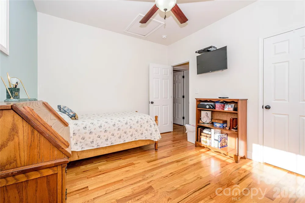 281 Ewbank Road Etowah, NC 28729