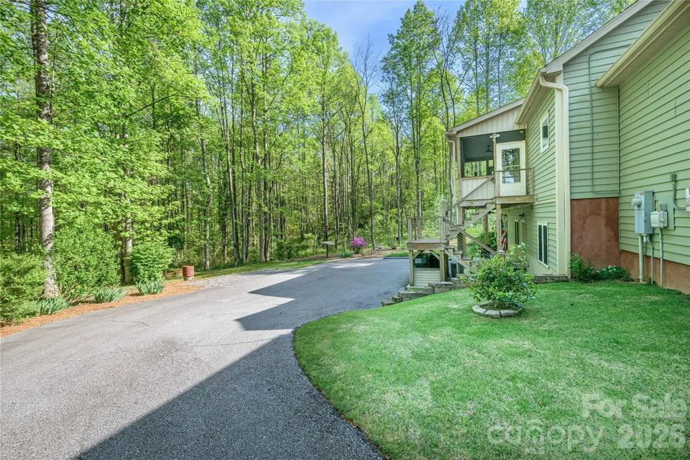 281 Ewbank Road Etowah, NC 28729