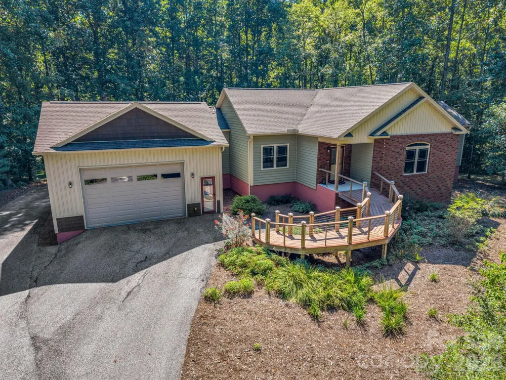 281 Ewbank Road Etowah, NC 28729