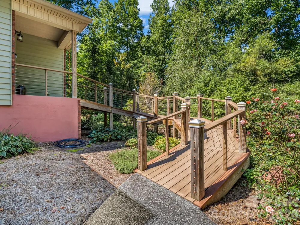 281 Ewbank Road Etowah, NC 28729