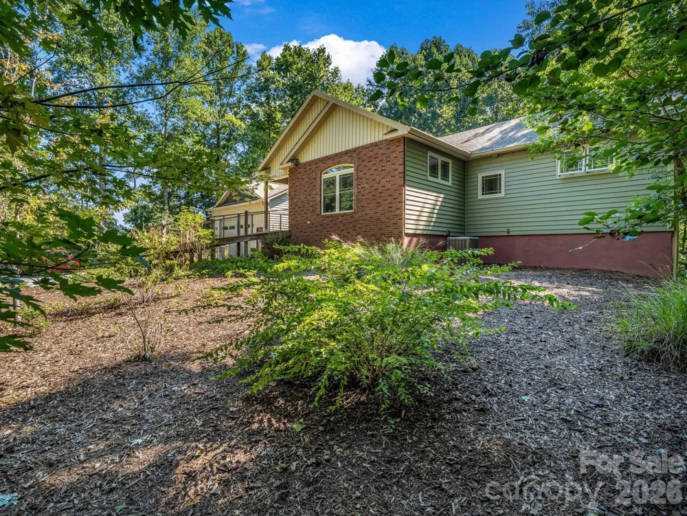 281 Ewbank Road Etowah, NC 28729