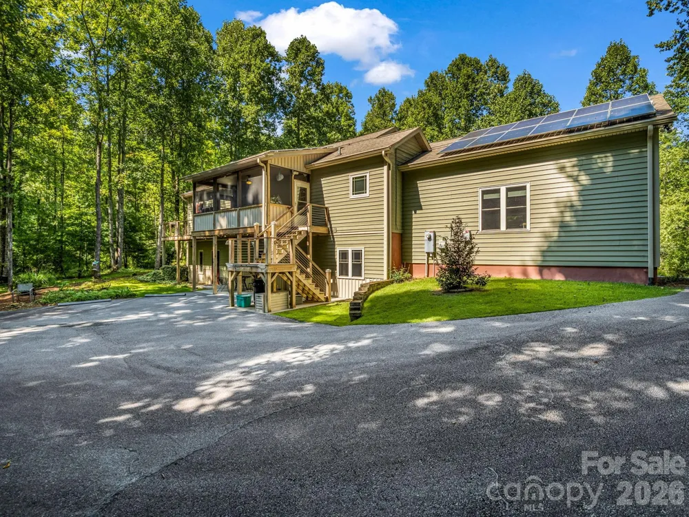 281 Ewbank Road Etowah, NC 28729