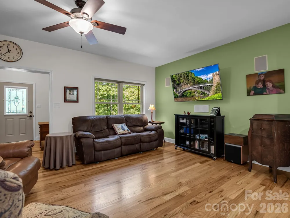 281 Ewbank Road Etowah, NC 28729