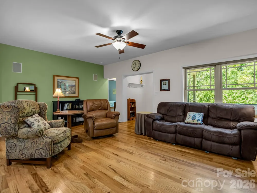 281 Ewbank Road Etowah, NC 28729