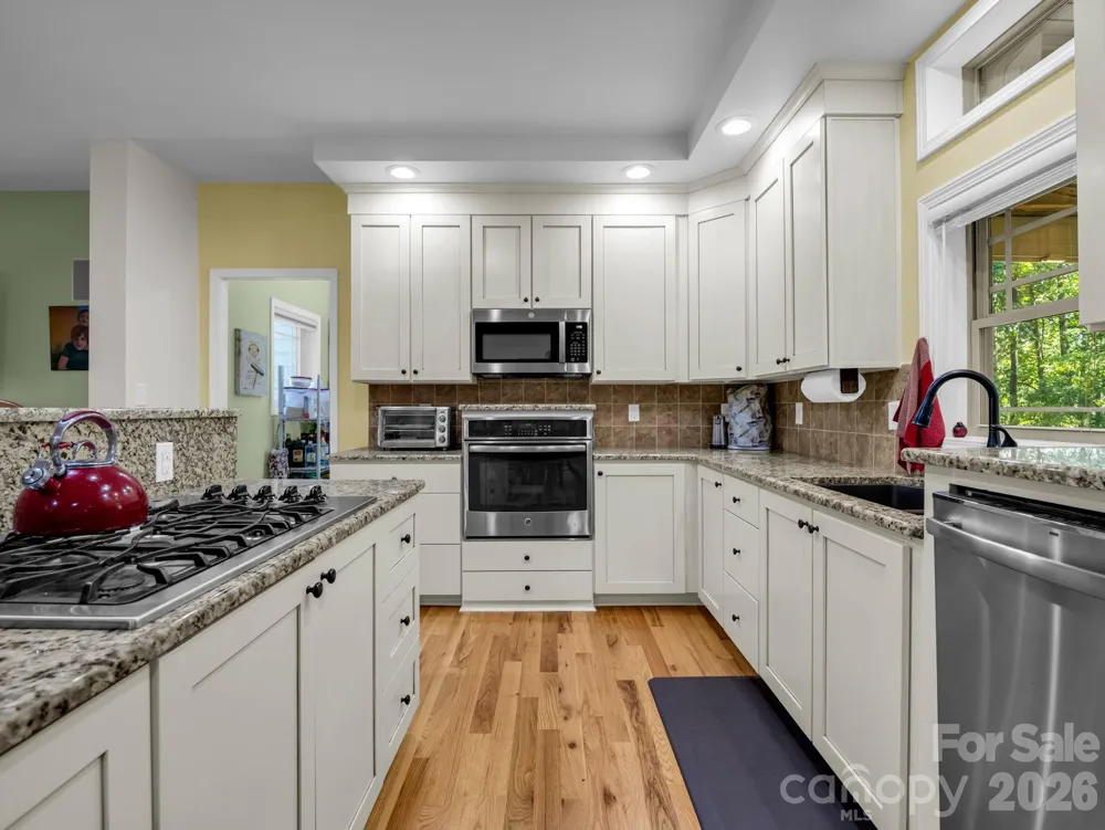 281 Ewbank Road Etowah, NC 28729