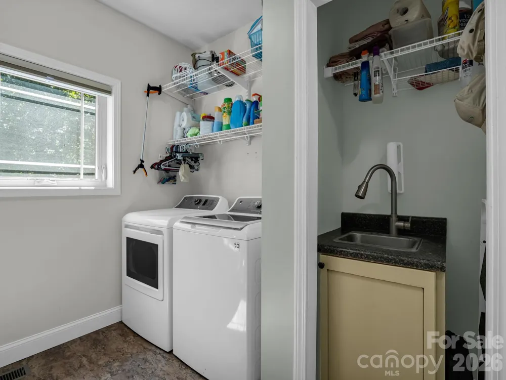 281 Ewbank Road Etowah, NC 28729