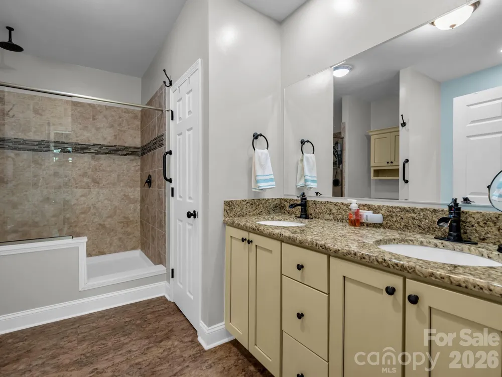 281 Ewbank Road Etowah, NC 28729