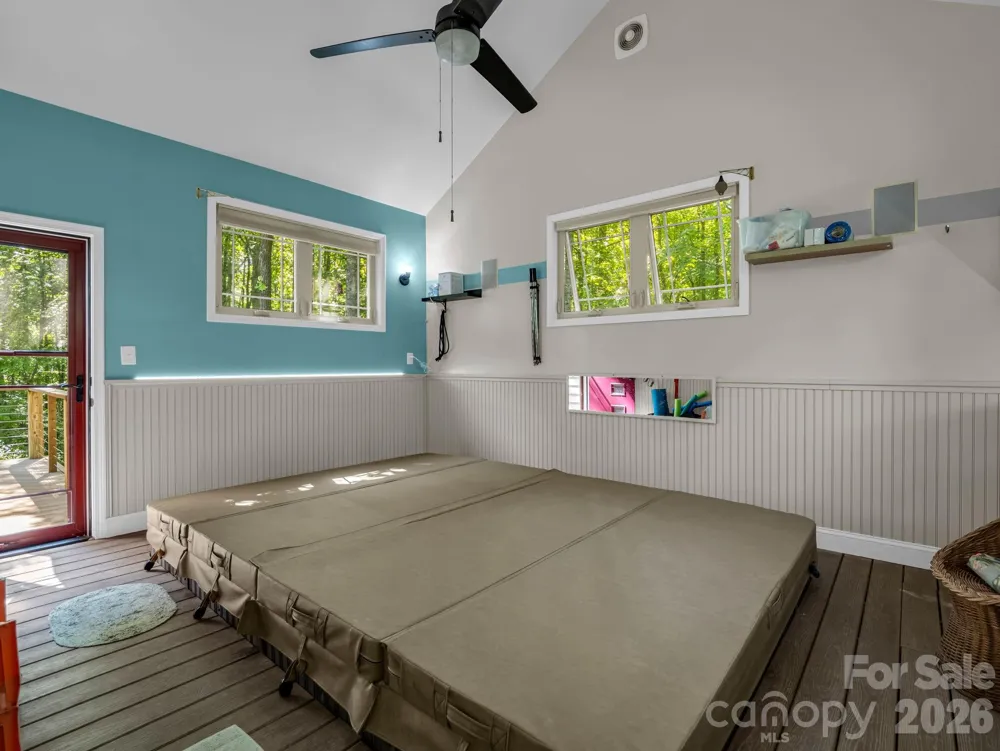 281 Ewbank Road Etowah, NC 28729