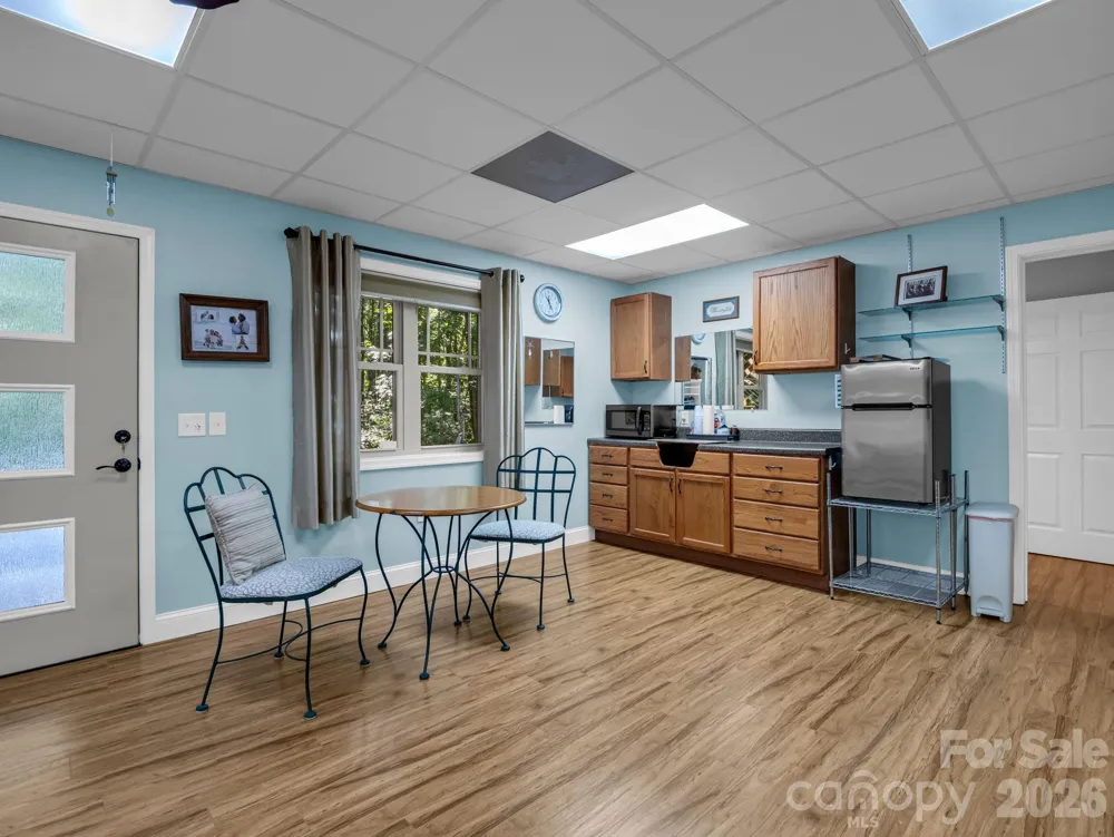 281 Ewbank Road Etowah, NC 28729