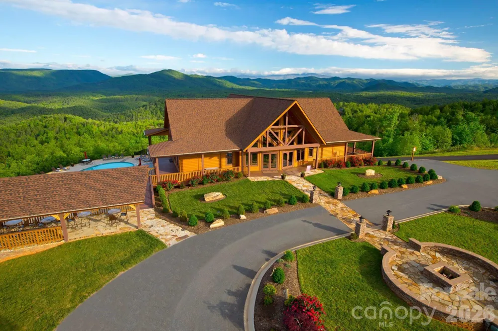 1234 Johns Ridge Parkway #204DE Lenoir, NC 28645