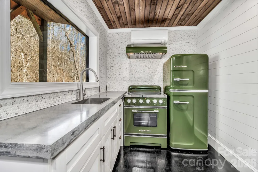 1115 Paint Rock Road Hot Springs, NC 28743