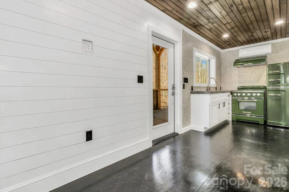 1115 Paint Rock Road Hot Springs, NC 28743