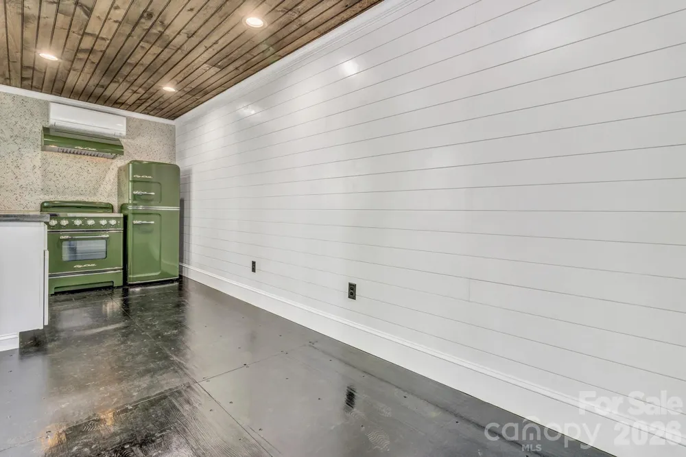 1115 Paint Rock Road Hot Springs, NC 28743