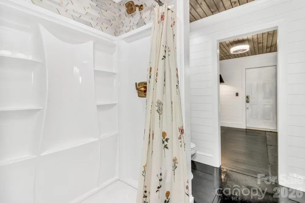 1115 Paint Rock Road Hot Springs, NC 28743