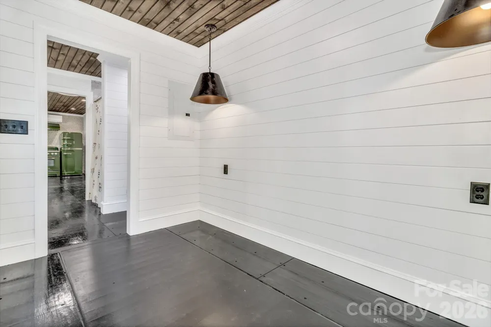 1115 Paint Rock Road Hot Springs, NC 28743