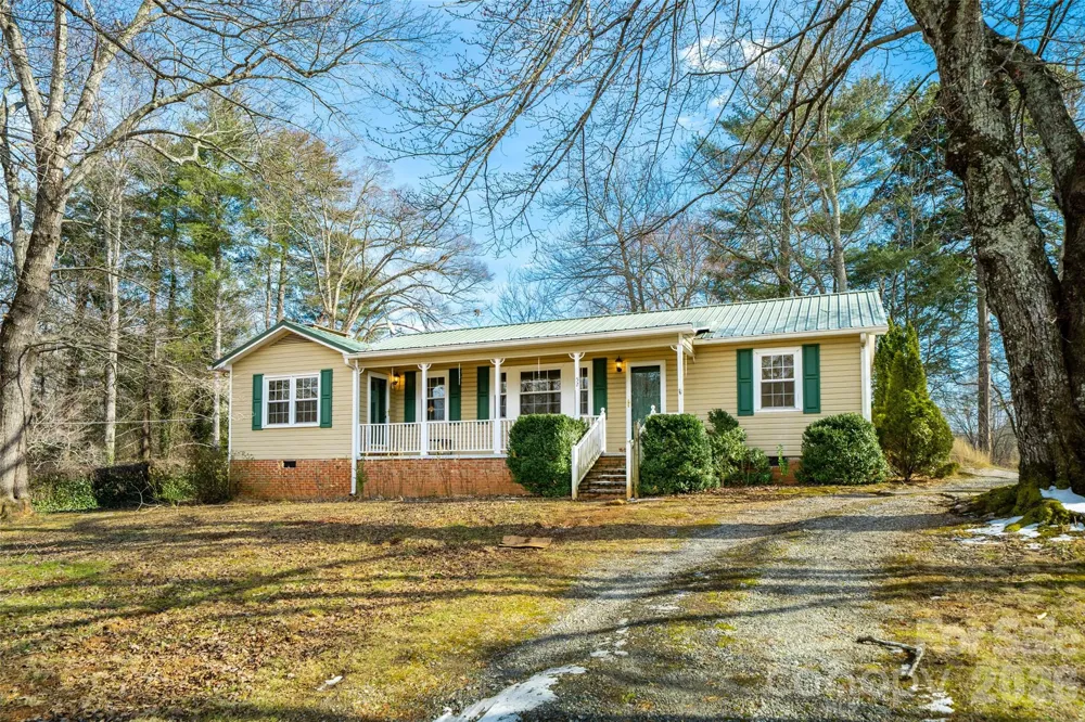 52 E Miller Street Columbus, NC 28722