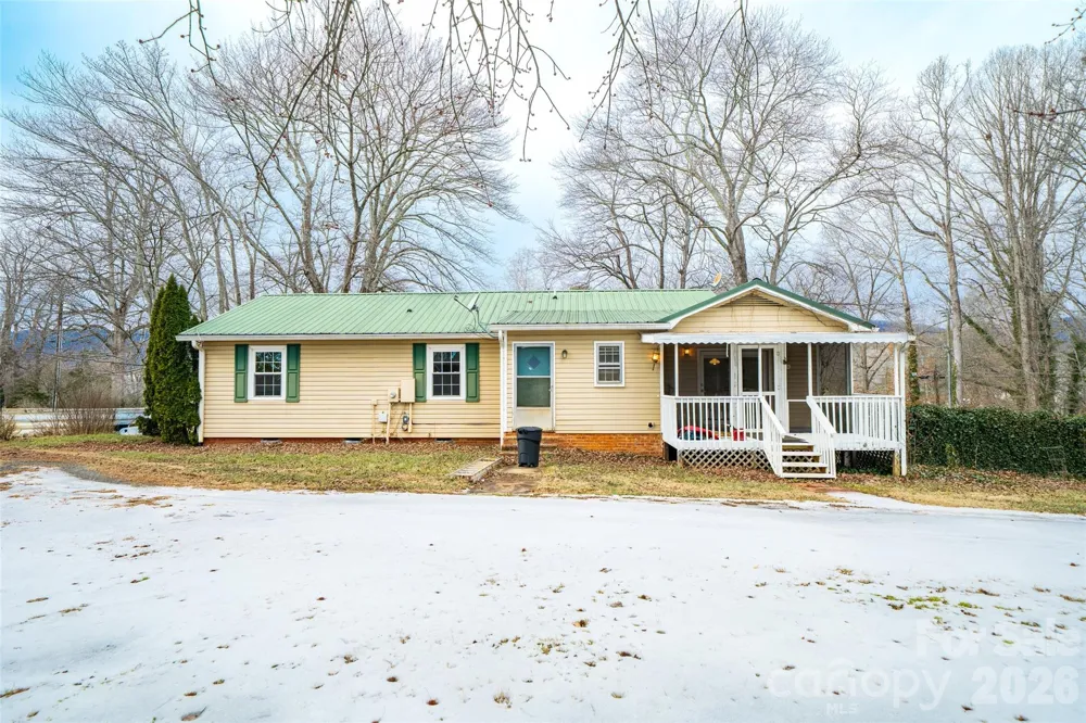 52 E Miller Street Columbus, NC 28722