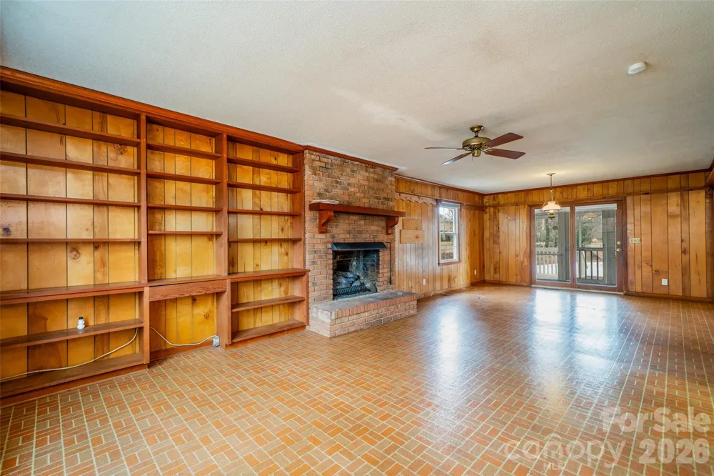 52 E Miller Street Columbus, NC 28722