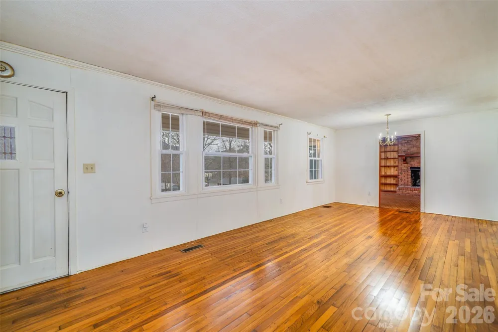 52 E Miller Street Columbus, NC 28722