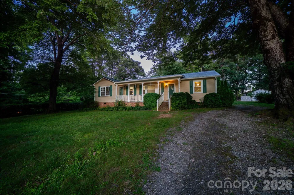 52 E Miller Street Columbus, NC 28722