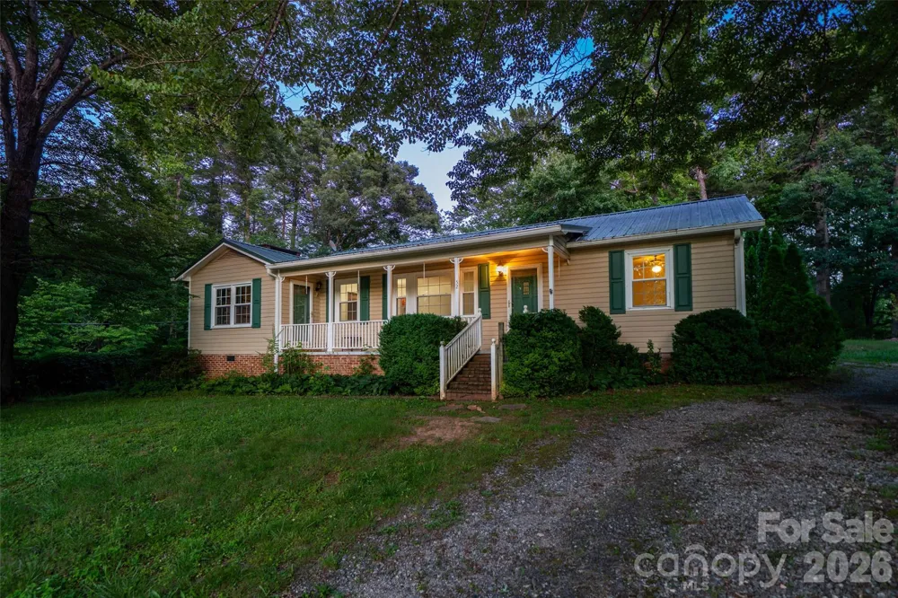 52 E Miller Street Columbus, NC 28722