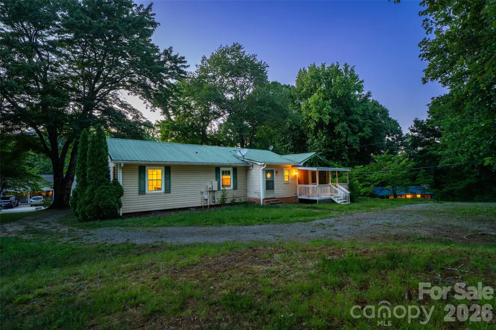 52 E Miller Street Columbus, NC 28722