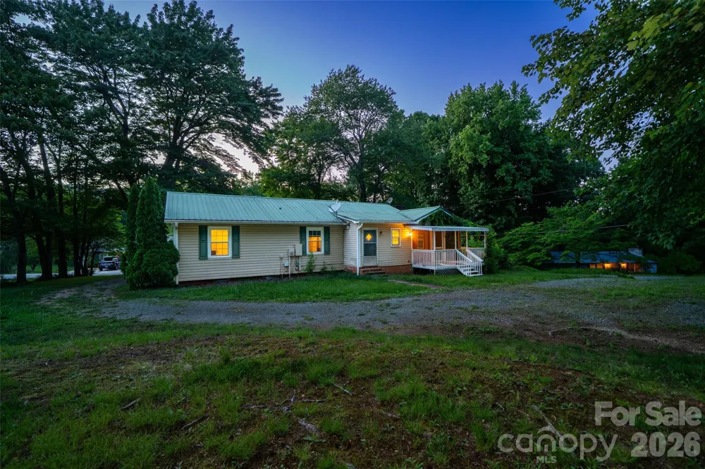 52 E Miller Street Columbus, NC 28722