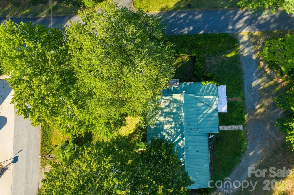 52 E Miller Street Columbus, NC 28722