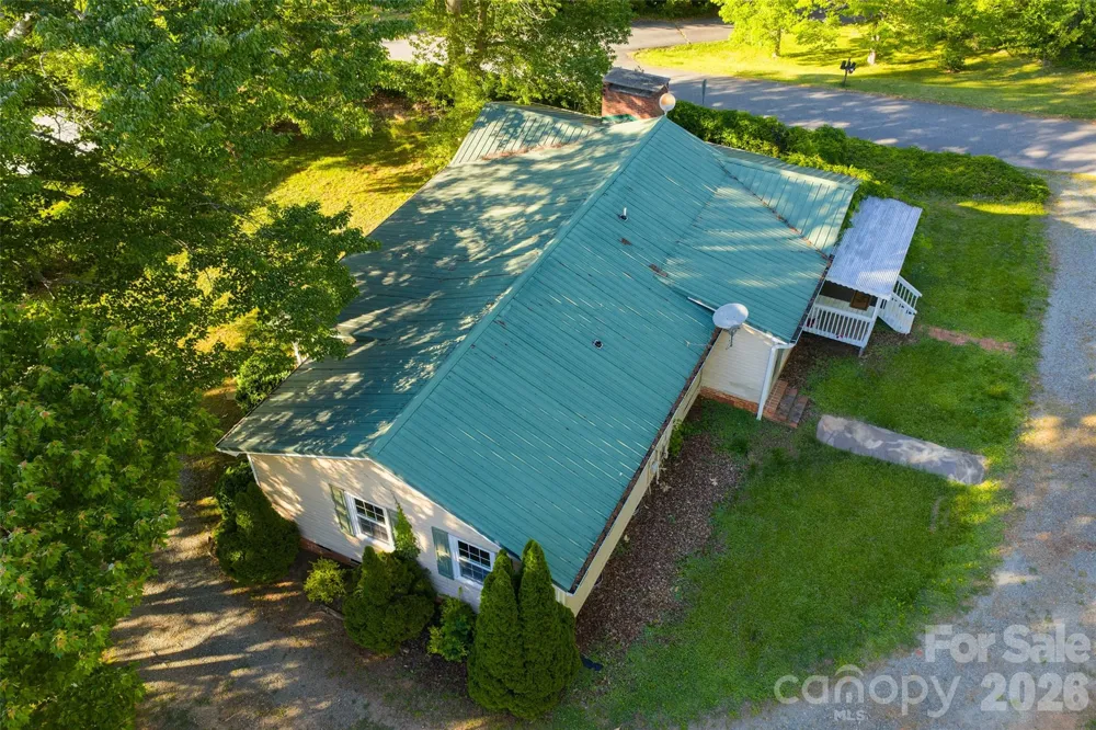 52 E Miller Street Columbus, NC 28722