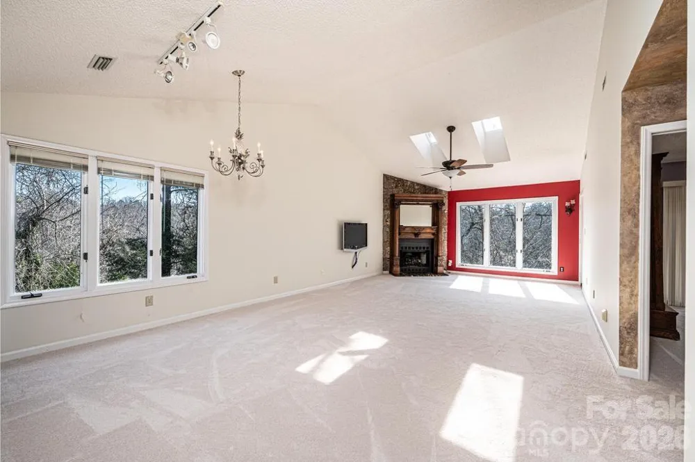 2231 6th Street NW #16 Hickory, NC 28601