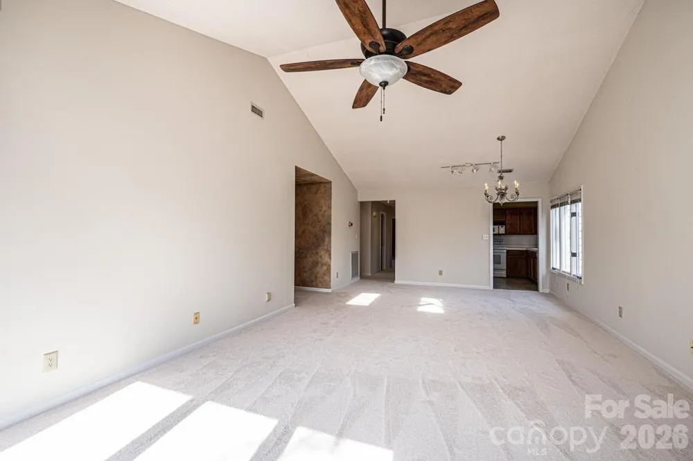 2231 6th Street NW #16 Hickory, NC 28601