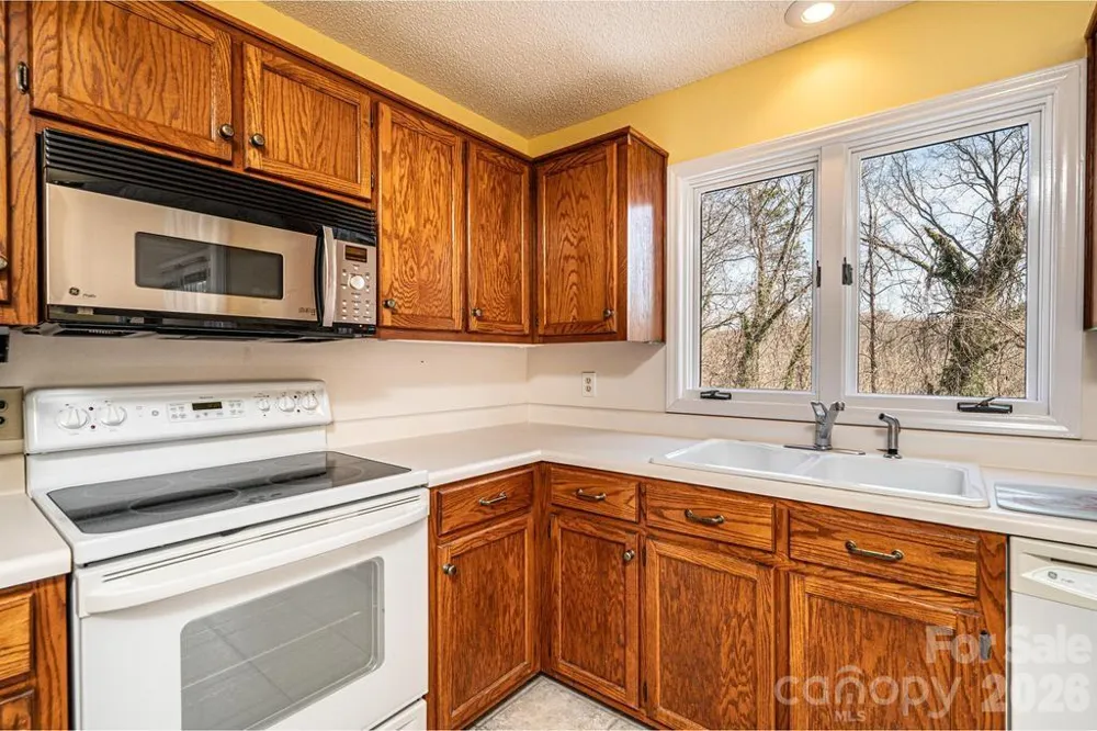 2231 6th Street NW #16 Hickory, NC 28601