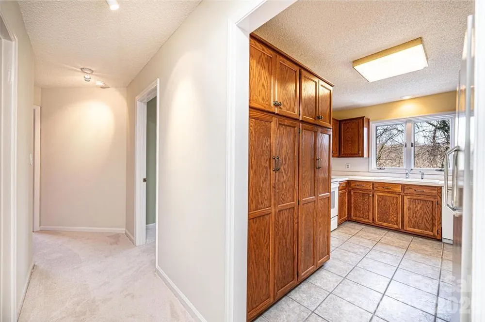 2231 6th Street NW #16 Hickory, NC 28601
