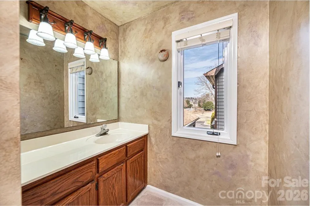 2231 6th Street NW #16 Hickory, NC 28601